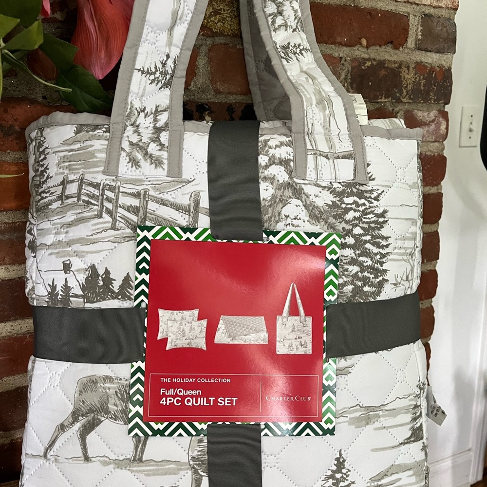 The holiday collection full/queen four piece quilt set new with tags
